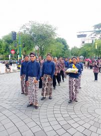 Kirab Pamong dan Lembaga Kalurahan 